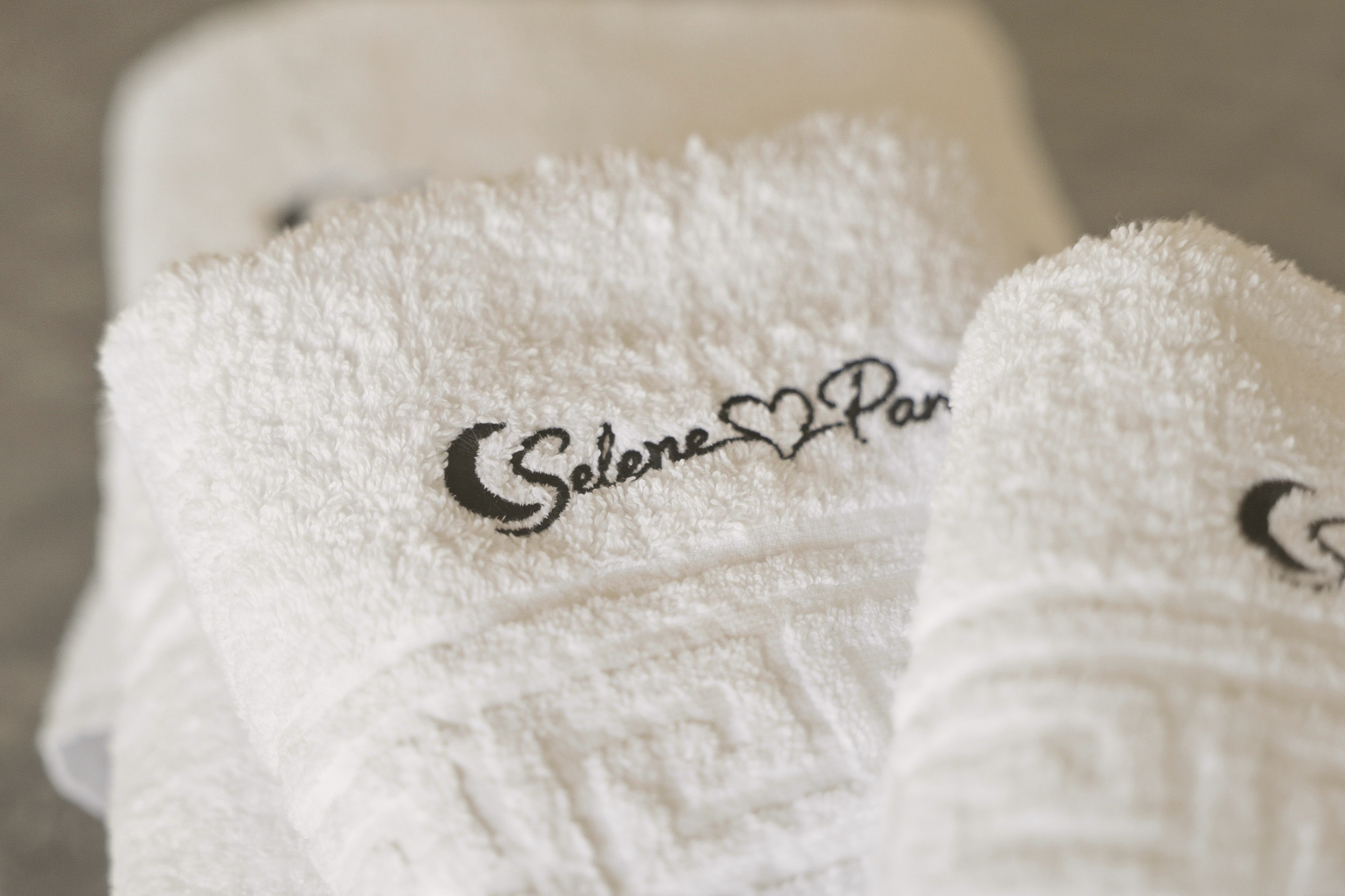 Handtuch mit Selene ♥ Pan Stickerei